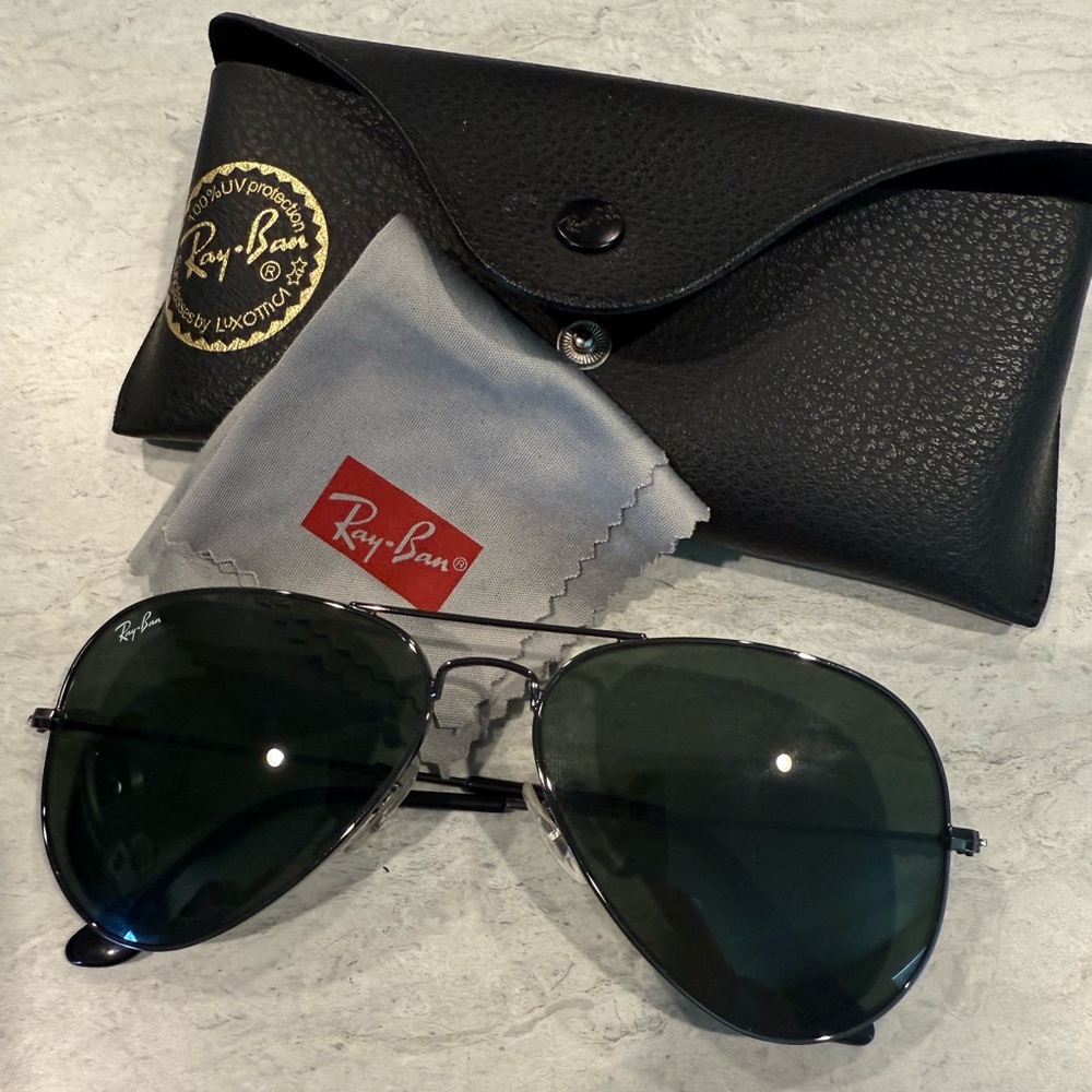 Ray-Ban Aviator Sunglasses with Case
